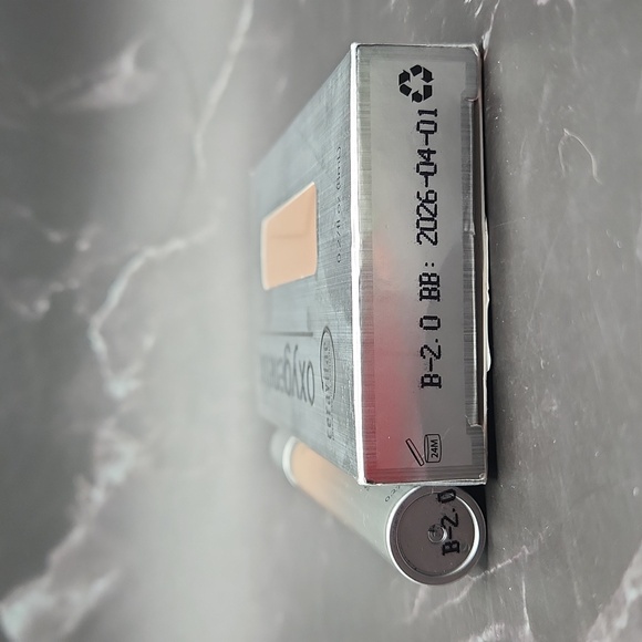 OXYGENETIX Oxygenating Concealer used B-2.0 BB 4/26** - Picture 3 of 3